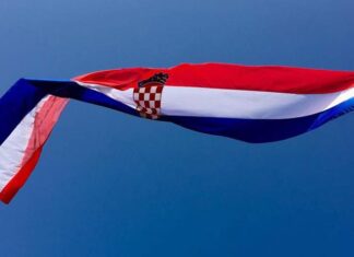 Хорватия примет туристов, сделавших прививку российской вакциной от covid-19