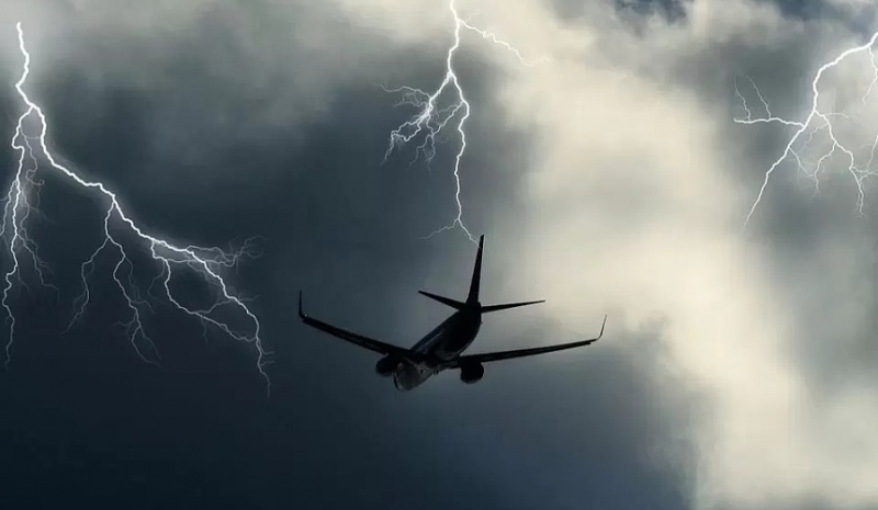 В аэропортах Москвы задерживается и отменено около 50 рейсов