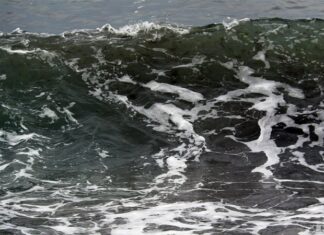 В Черногории у россиянина случился инфаркт во время купания